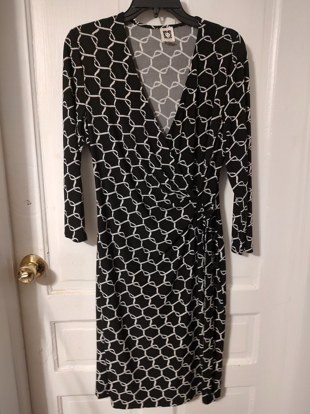 Black and White Wrap-Style Women’s Dress